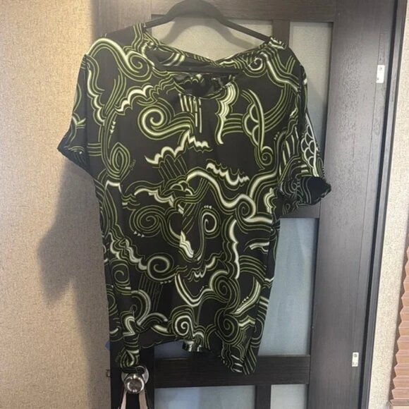 Hina Black and Green Patterned top and Camisole - MADE IN HAWAII - Picture 4 of 4